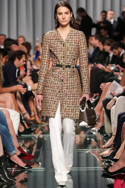 Look 31